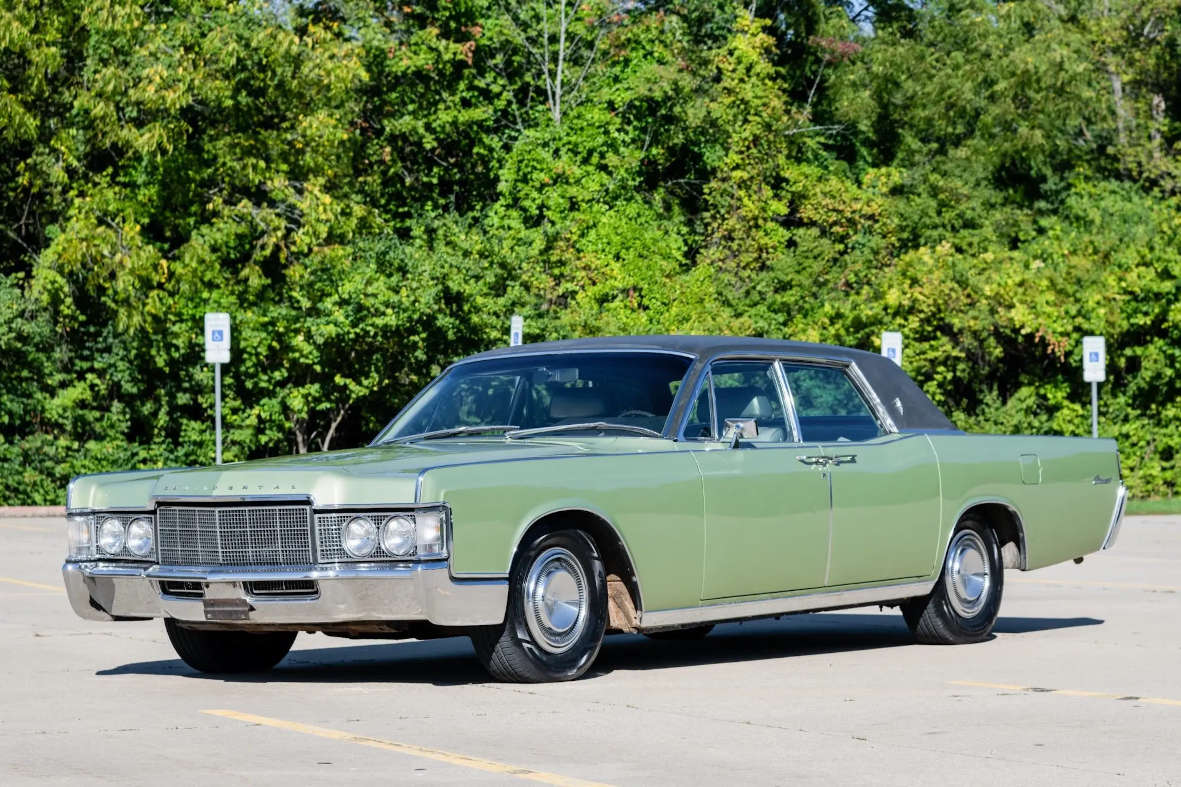 1969 Lincoln Continental VIN 9Y82A858908 | Hagerty Valuation Tools®